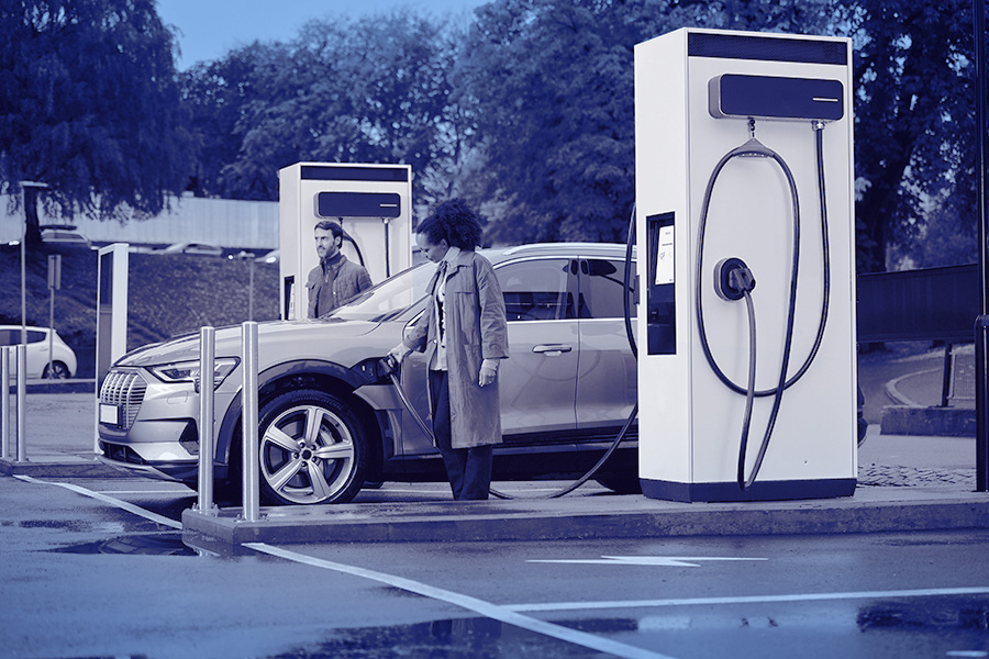 Hymes_Loesung_4 Hymes Energy, E-Mobilität, Elektromobilität, Ladeinfrastruktur, Lade-Infrastruktur, Ladesäulen, Ladestationen, E-Auto laden, Fuhrpark, Elektrifizierung, Nutzfahrzeuge, Charger, Schnelllader, Ladekonzept, Abrechnung, AC-Charger, DC-Charger